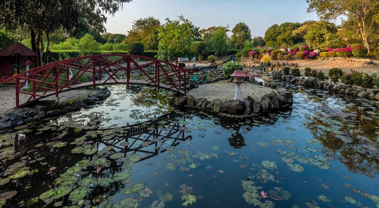 Orchard Palace Gondal Ngoại thất bức ảnh