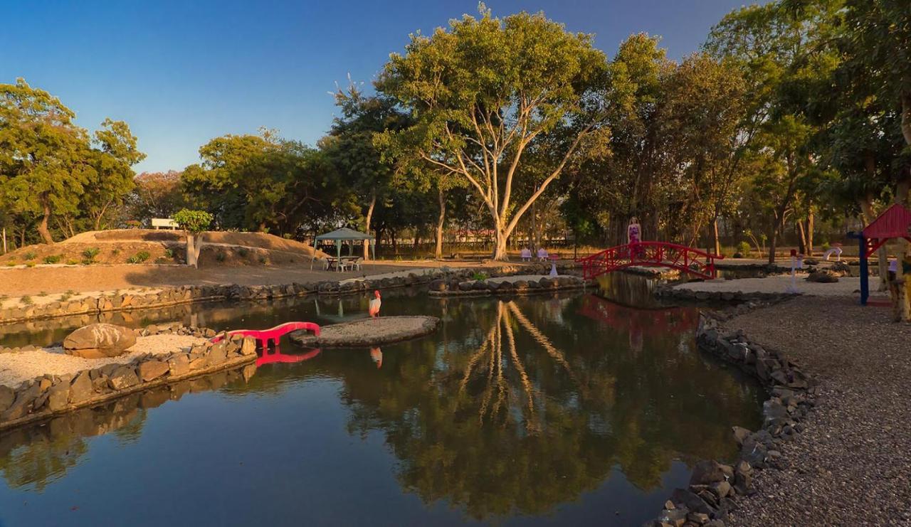 Orchard Palace Gondal Ngoại thất bức ảnh